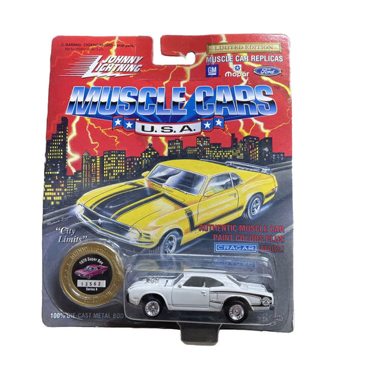 1994 Johnny Lightning Muscle Cars 1970 Super Bee Cameo White Series 8